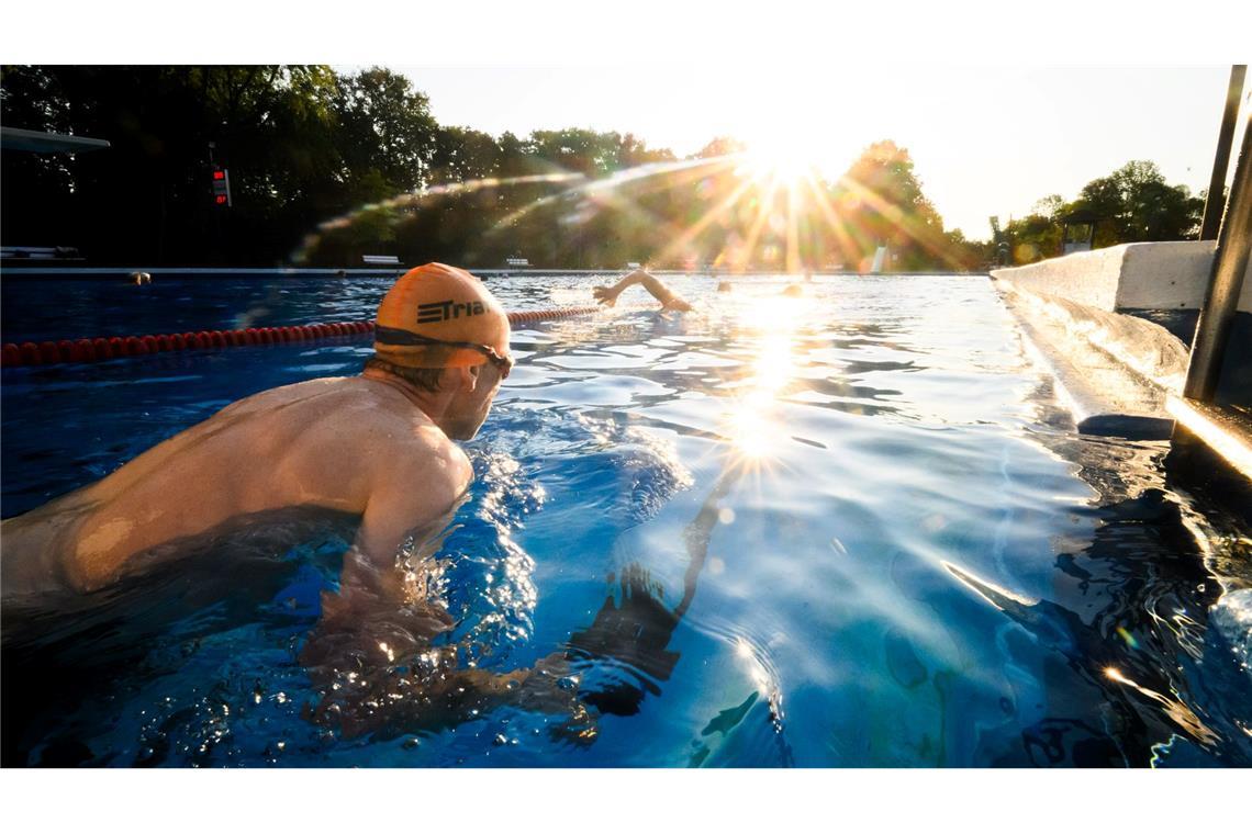 Wer früher schwimmt bleibt länger fit.