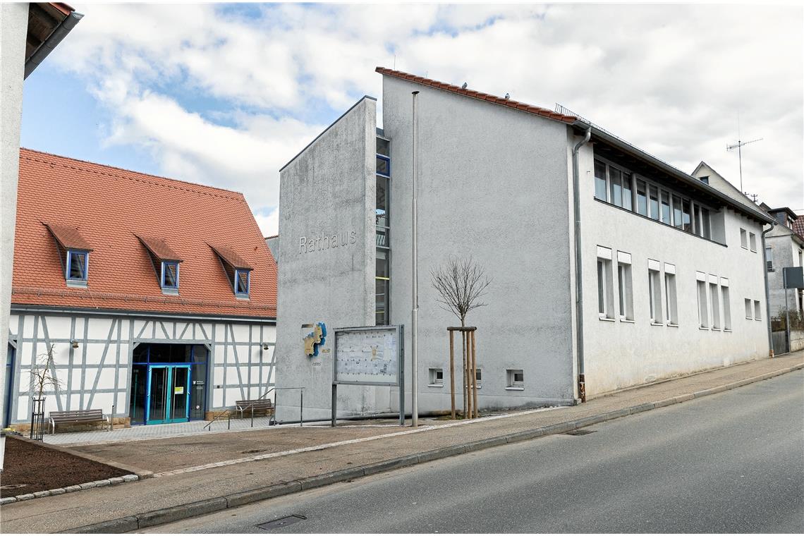 Wer in zwei Monaten als Verwaltungschef oder -chefin ins Rathaus in Unterbrüden einziehen wird, ist noch völlig offen. Foto: J. Fiedler