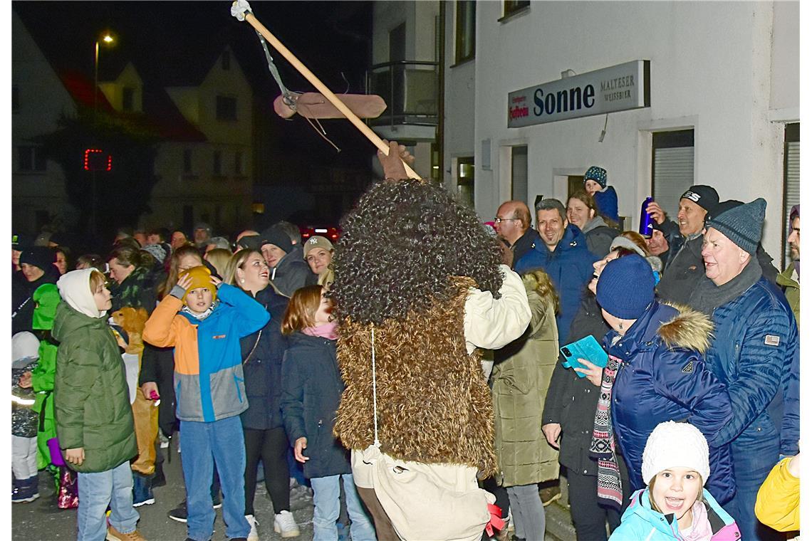 Wer nicht aufpasst bekommt mit dem Dreschflegel eins übergebraten. Die Waffe des...