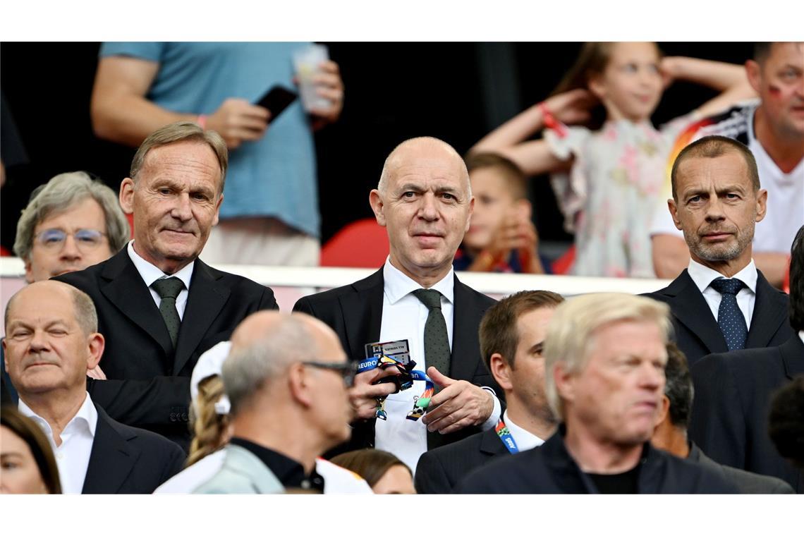 Werden über das Finalturnier reden: Hans-Joachim Watzke, Bernd Neuendorf und Aleksander Ceferin (l-r)