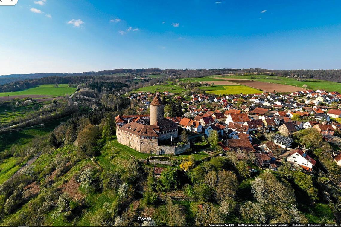 Wie aus dem Werbekatalog: ein Blick auf die Burg Reichenberg in Oppenweiler.