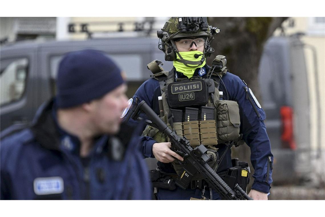 Wie die Polizei informierte, gab es ein totes Kind bei dem Angriff auf eine Grundschule im finnischen Vantaa.