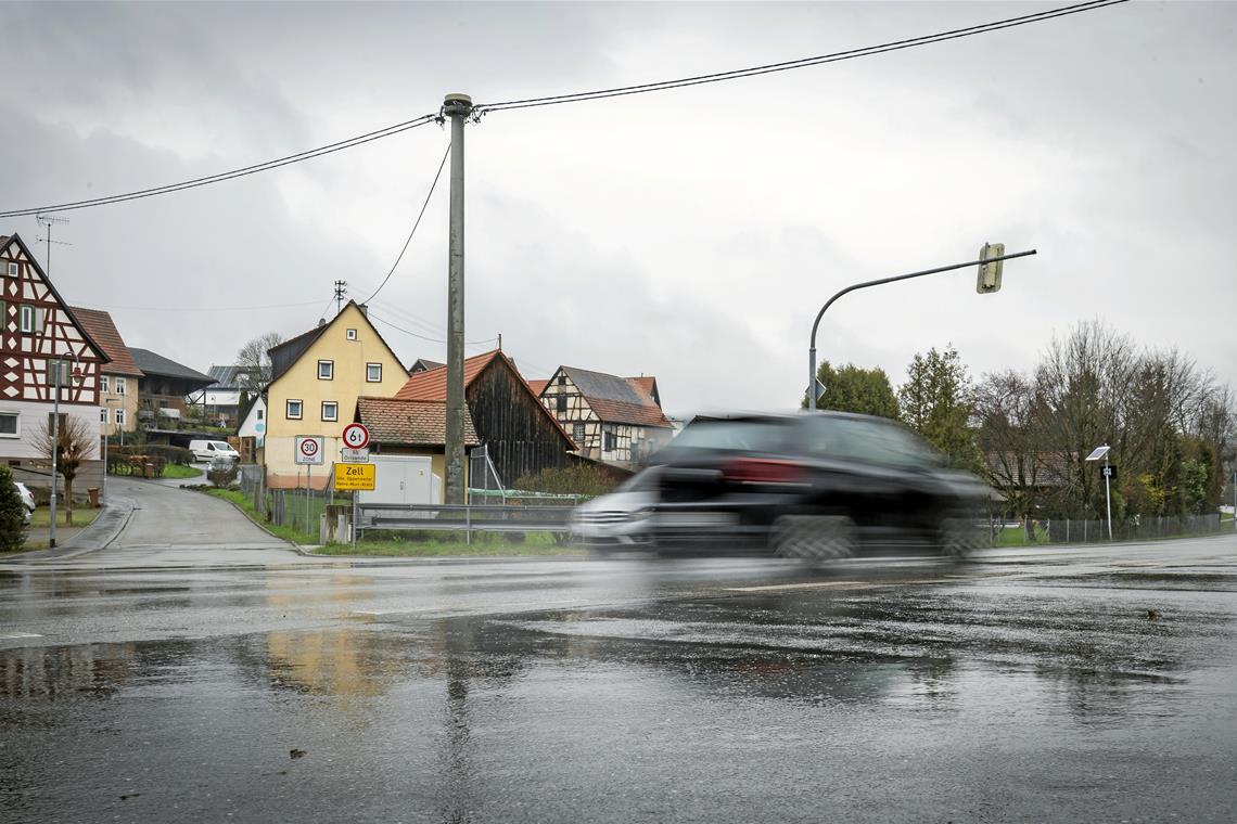 Wie hoch die Lärmbelastung in Zell durch den Verkehr auf der Kreisstraße 1897 ist, soll aufgezeigt werden. Foto: Alexander Becher