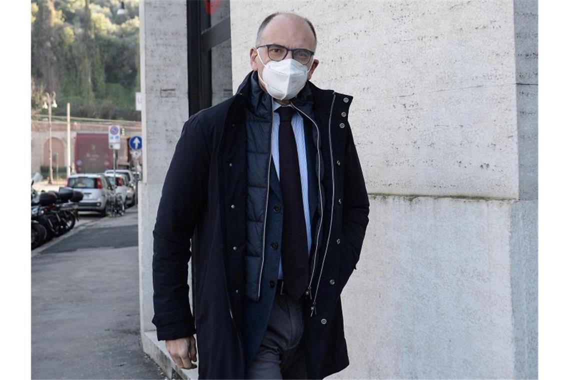 Italien: Kein Sieger bei erstem Wahldurchgang Will einen im ersten Wahlgang einen weißen Wahlschein abgeben werden, um die Bereitschaft zum Dialog mit Mitte-Rechts zu signalisieren: Enrico Letta. Foto: Cecilia Fabiano/LaPresse/ZUMA/dpa