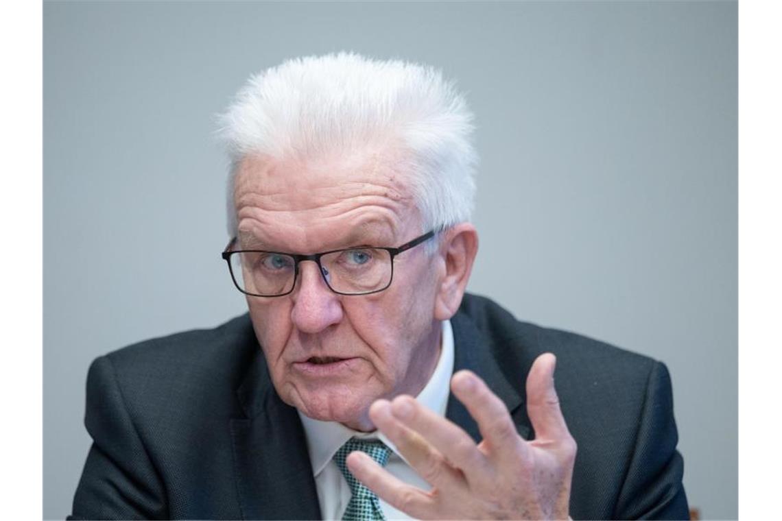 Winfried Kretschmann bei einem Gespräch mit der Deutschen Presse-Agentur (dpa). Foto: Marijan Murat/dpa