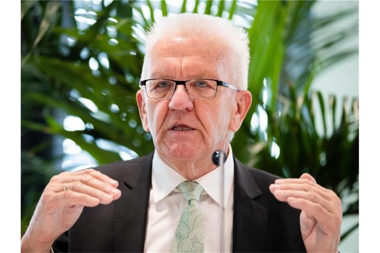 Winfried Kretschmann (Bündnis 90/Die Grünen), Ministerpräsident von Baden-Württemberg, spricht. Foto: Christoph Schmidt/dpa/Archivbild