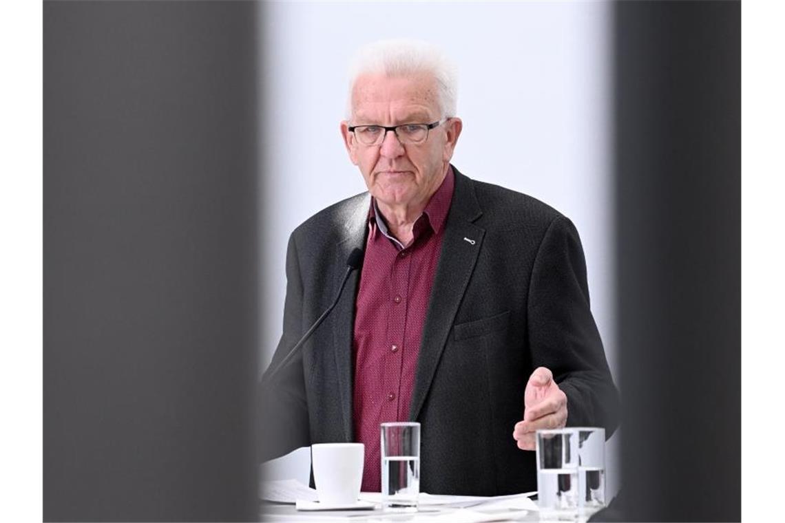 Abstriche bei Klimaschutz: Kommunen bremsen bei Nahverkehr Winfried Kretschmann (Bündnis 90/Die Grünen), Ministerpräsident von Baden-Württemberg spricht. Foto: Bernd Weißbrod/dpa
