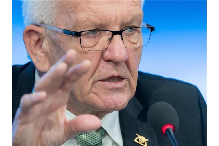 Winfried Kretschmann (Bündnis 90/Die Grünen), Ministerpräsident von Baden-Württemberg, spricht im Landtag. Foto: Bernd Weißbrod/dpa