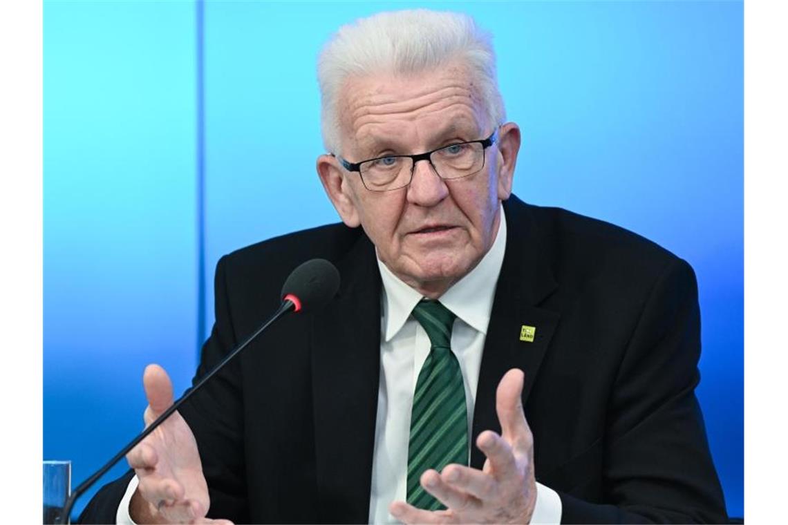 Kretschmann: „Wir müssen uns auf schwere Zeiten einstellen“ Winfried Kretschmann (Bündnis 90/Die Grünen), Ministerpräsident von Baden-Württemberg. Foto: Bernd Weißbrod/dpa