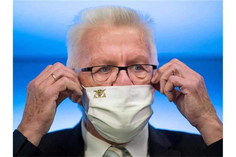 Winfried Kretschmann (Bündnis 90/Die Grünen) bei einer Pressekonferenz. Foto: Marijan Murat/dpa/Archivbild