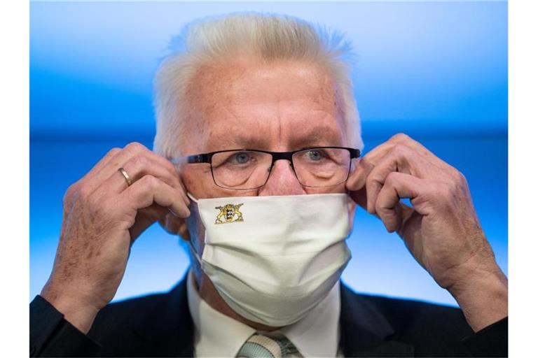 Winfried Kretschmann (Bündnis 90/Die Grünen) bei einer Pressekonferenz. Foto: Marijan Murat/dpa/Archivbild