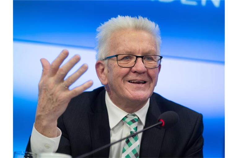 Winfried Kretschmann (Bündnis 90/Die Grünen) spricht bei einer Pressekonferenz. Foto: Marijan Murat/dpa/Archivbild