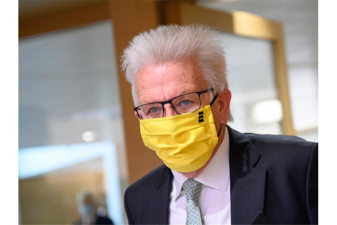 Winfried Kretschmann (Grünen), Ministerpräsident von Baden-Württemberg, kommt zu einer Sitzung des Landtags. Foto: Sebastian Gollnow/dpa/Archivbild