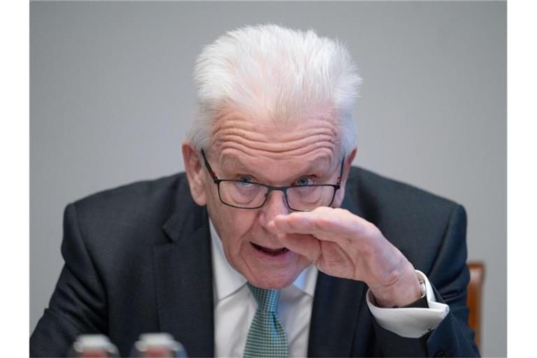 Winfried Kretschmann nimmt an einem Gespräch mit der Deutschen Presse-Agentur (dpa) teil. Foto: Marijan Murat/dpa/Archivbild