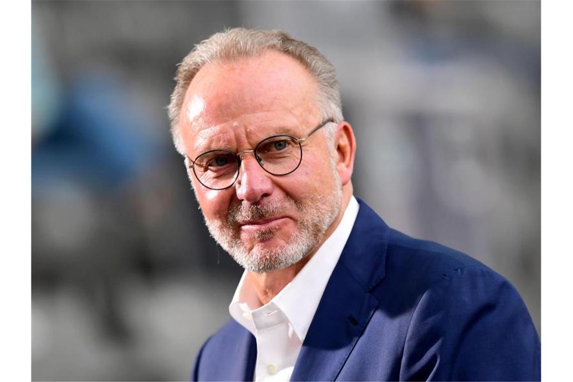 Rummenigge: Verbleib von Flick im Sommer „ist Fakt“ „Wir sind gut beraten, das zu Ende zu bringen, was wir vertraglich vereinbart haben. Das habe ich Hansi unmissverständlich mitgeteilt“, sagt Karl-Heinz Rummenigge. Foto: Robert Michael/dpa-Zentralbild/Pool/dpa