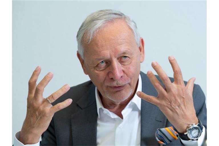 Wolfgang Grenke spricht. Foto: Bernd Weißbrod/dpa/Archivbild