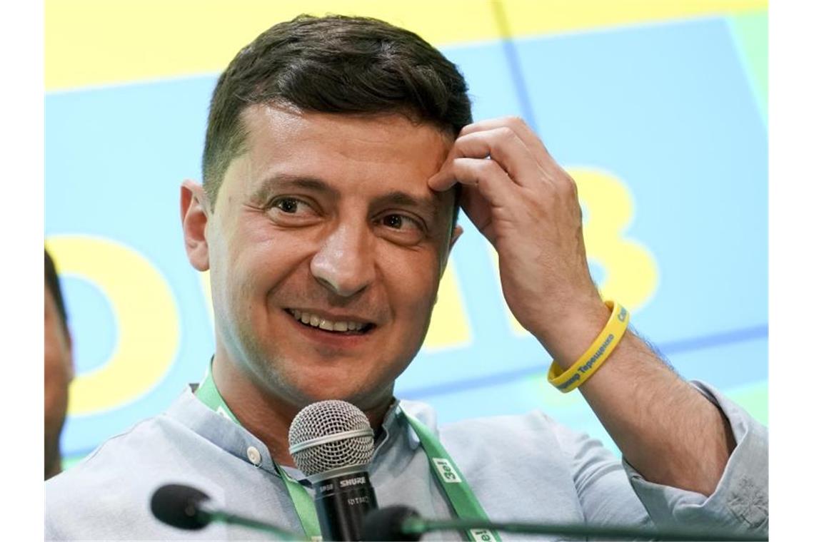 Ukraine: Prowestlicher Selenskyj Gewinnt Absolute Mehrheit