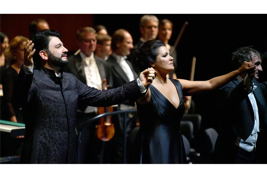 Yusif Eyvazov (l-r), in der Rolle des Maurizio, Anna Netrebko, in der Rolle der Adriana Lecouvreur.