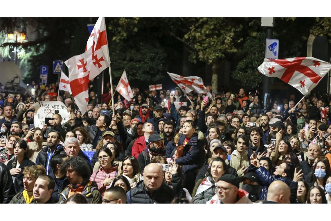 Zehntausende Oppositionsanhänger beteiligten sich an Protesten gegen das offizielle Wahlergebnis.  (Archivbild)