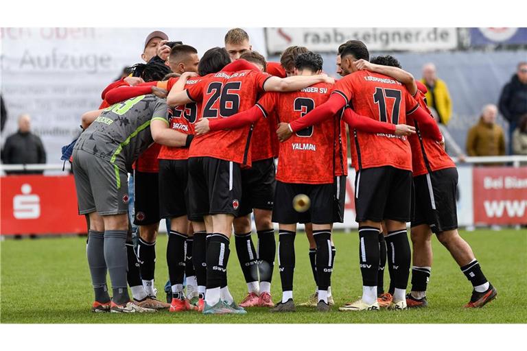Zusammen wollen sie Stärke zeigen: Die Spieler von Regionalliga-Aufsteiger 1. Göppinger SV.