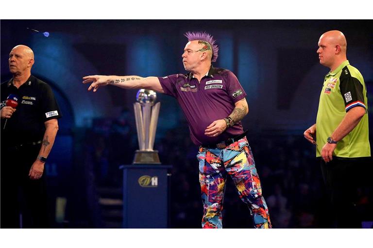 Zwei Meister ihres Fachs: Peter Wright und Michael van Gerwen (rechts) im WM-Finale 2020.