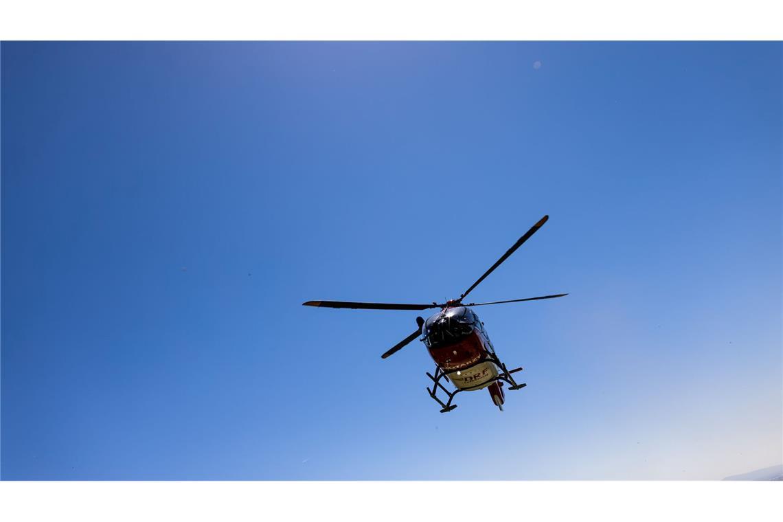 Zwei Rettungshubschrauber sowie mehrere Notärzte und Rettungswagen waren an der Unfallstelle im Einsatz. (Symbolbild)